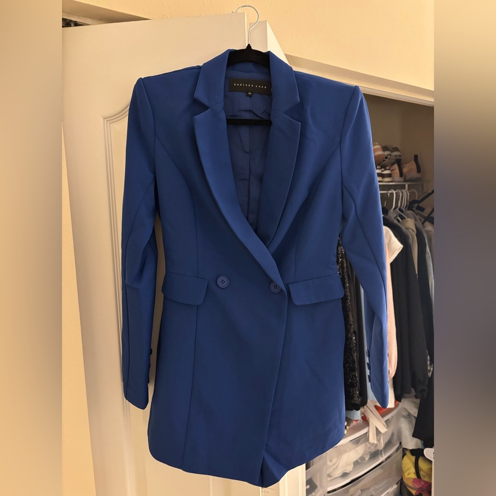 Elegant Blue Women's Blazer